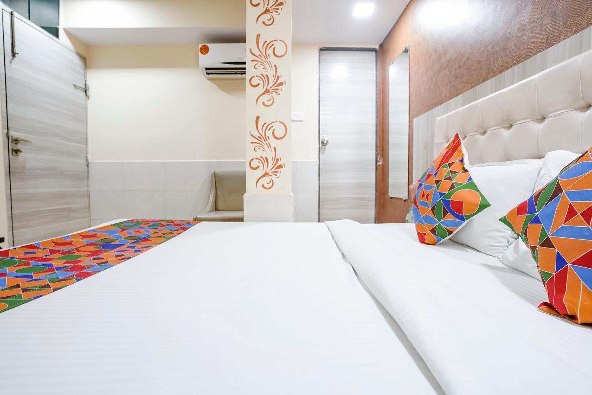 Fabexpress Sarah Gold - Nr Nesco Exhibition Center Hotel มุมไบ ภายนอก รูปภาพ