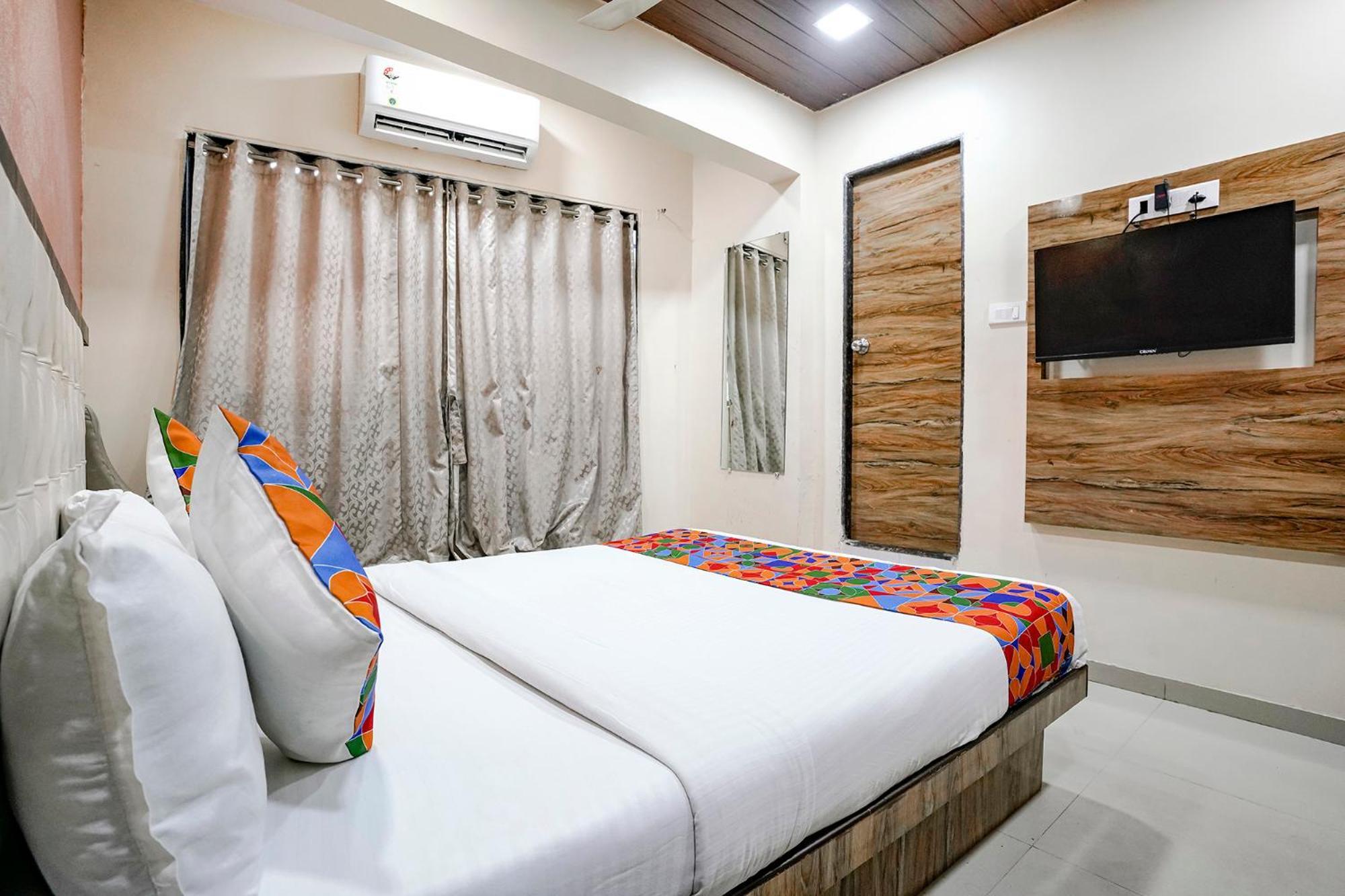 Fabexpress Sarah Gold - Nr Nesco Exhibition Center Hotel มุมไบ ภายนอก รูปภาพ