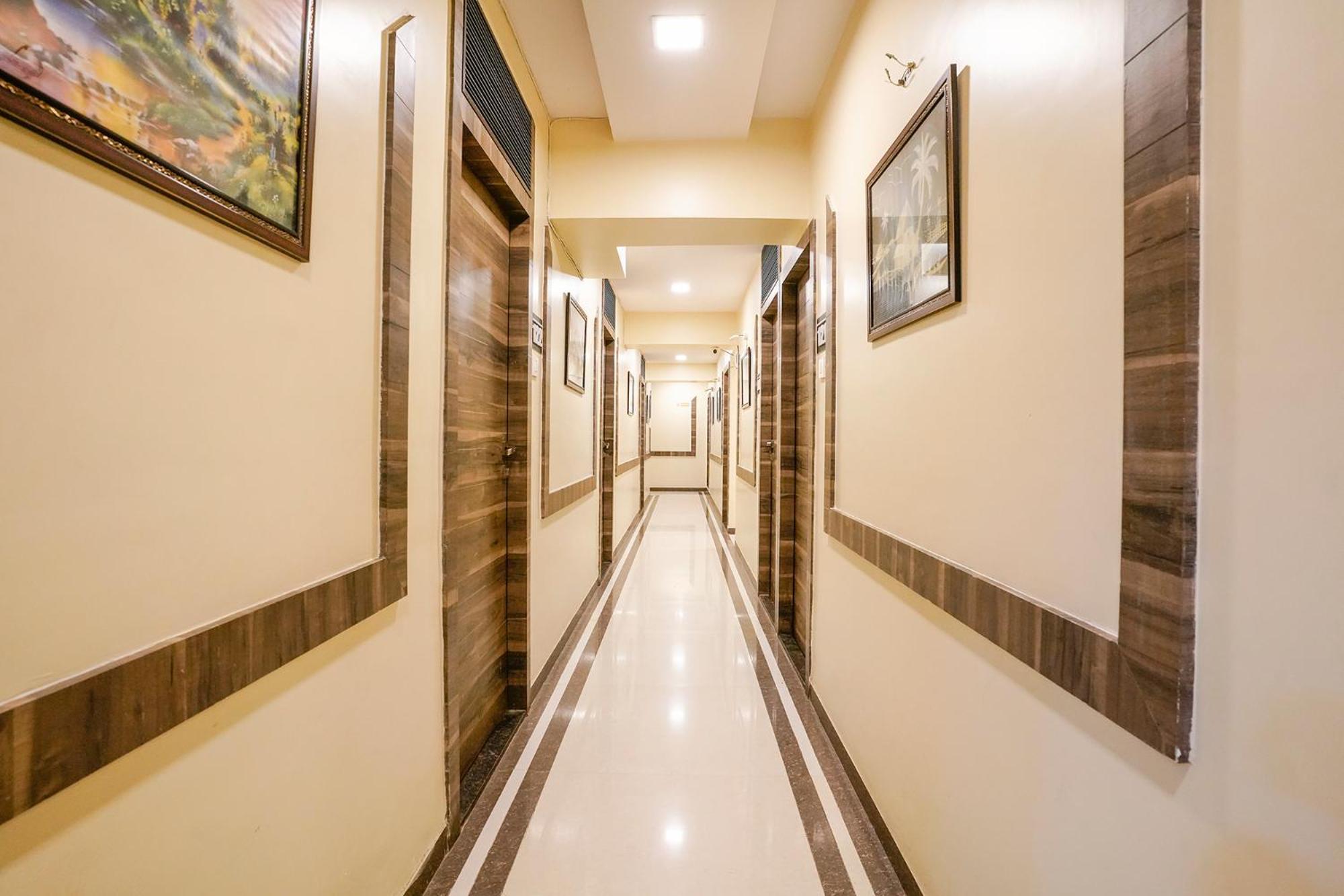 Fabexpress Sarah Gold - Nr Nesco Exhibition Center Hotel มุมไบ ภายนอก รูปภาพ